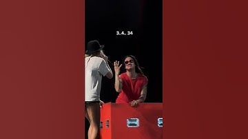 Taylor Swift’s dancer reminded her that she’s 34 years old 😂 #shorts #taylorswift