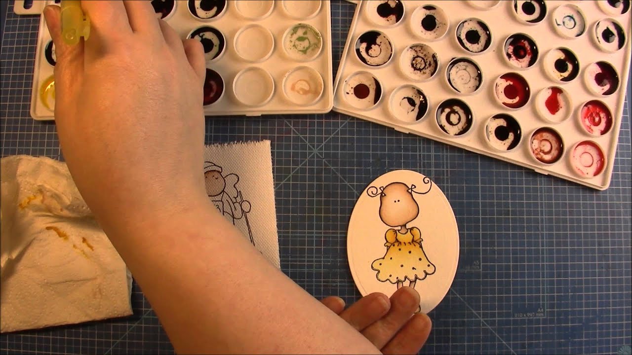 Colouring with Distress Inks, canvas and aquarelle - YouTube