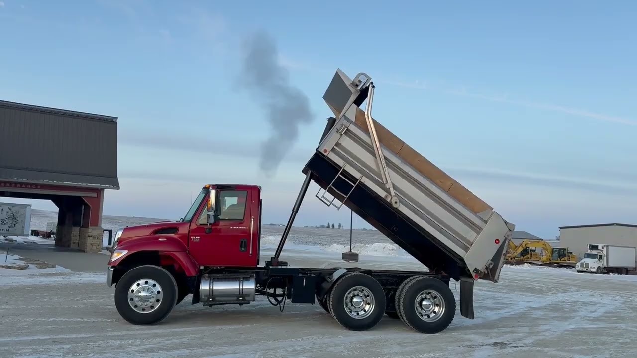 2006 INTERNATIONAL WORKSTAR 7400 For Sale