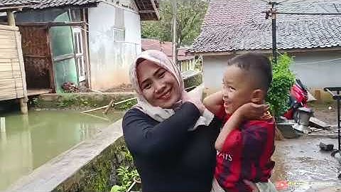 WOW...BIKIN MATA SUSAH BERKEDIP MELIHAT KECANTIKAN TEH SUSI JANDA DESA YANG MEMILIKI 2 ANAK YATIM