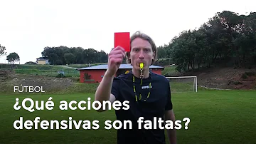 ¿Cómo se pitan las faltas en el fútbol?