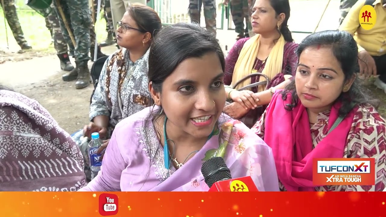 PG की डिग्री लेकर 8 हजार में काम करने वाली महिला कर्मी धरना देने पर मजबूर, क्या बोलीं सुनिये..