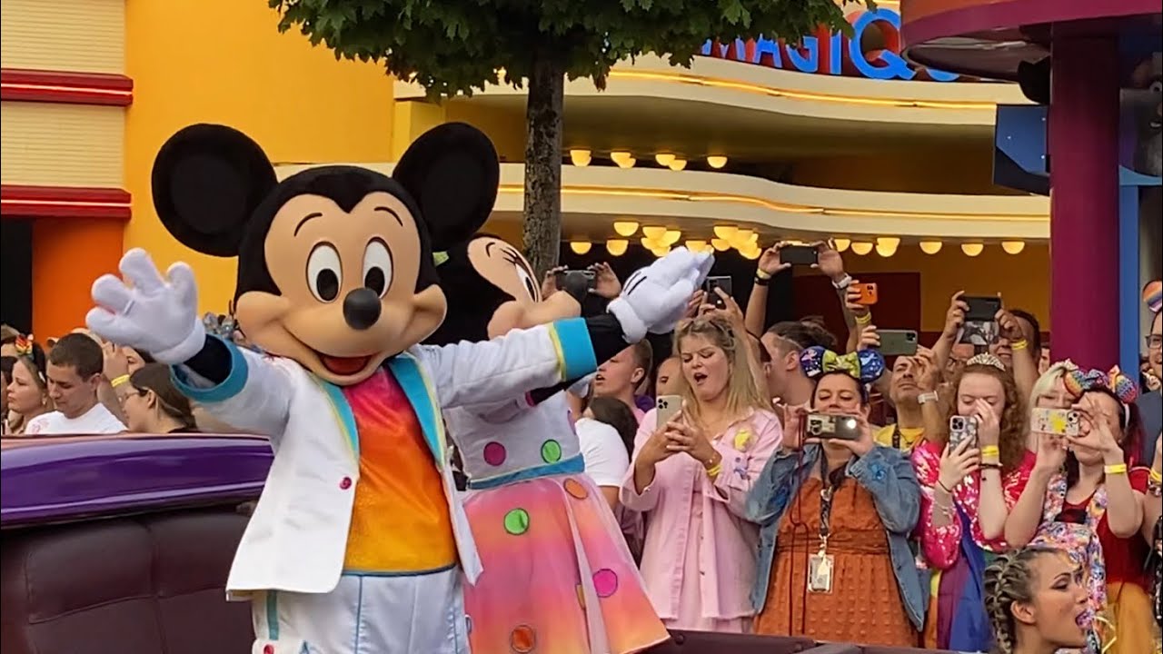 La parade des fiertés aux mille couleurs 2023 - Colourful Pride Parade 2023 Walt Disney Studios DLP