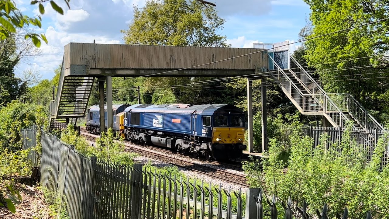 DRS 66421 and 37422 drift past Hazelton Road on 0Z23 YouTube