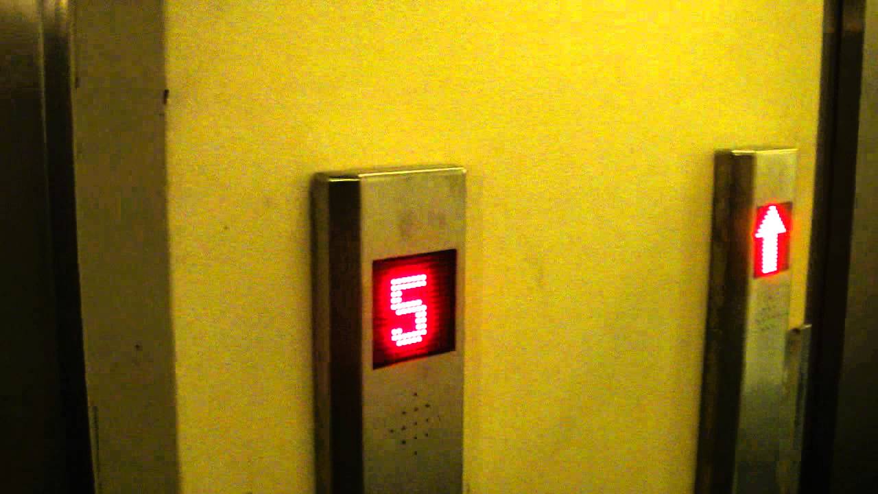 Thyssen (Mod by: Hissgruppen) Bottom Drived elevators @ Söderhallarna in Stockholm.