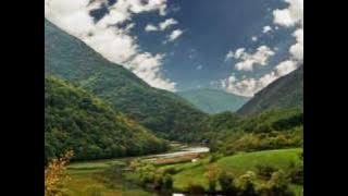 Beautiful Serbia, Decji hor kolibri - Najlepsa je zemlja moja