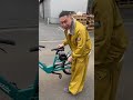 バッテリー届けてくれる職人