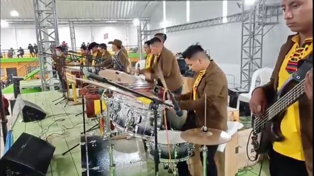 Renzo Pedro y su Marimba Mano a Mano Con La Marimba Sonora GC.Feria