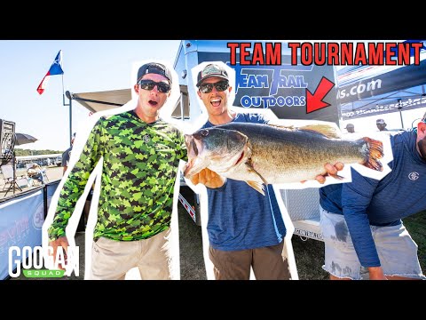 CATCHING a GIANT BASS In GOOGAN TEAM TOURNAMENT! 