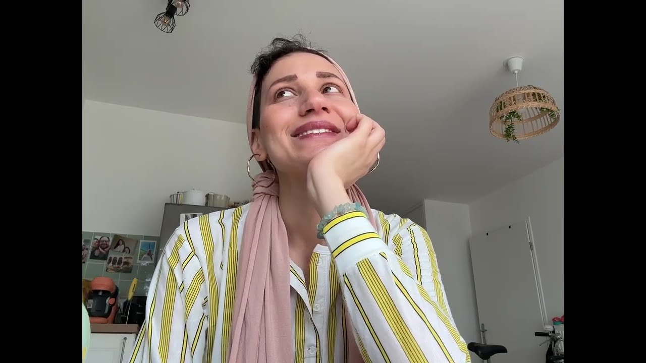 Selftape Traditional woman wearing hijab