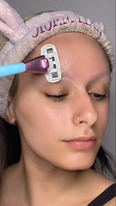 This Barbie shaves her brows completely off! 🪒💞 #nobrows #brows