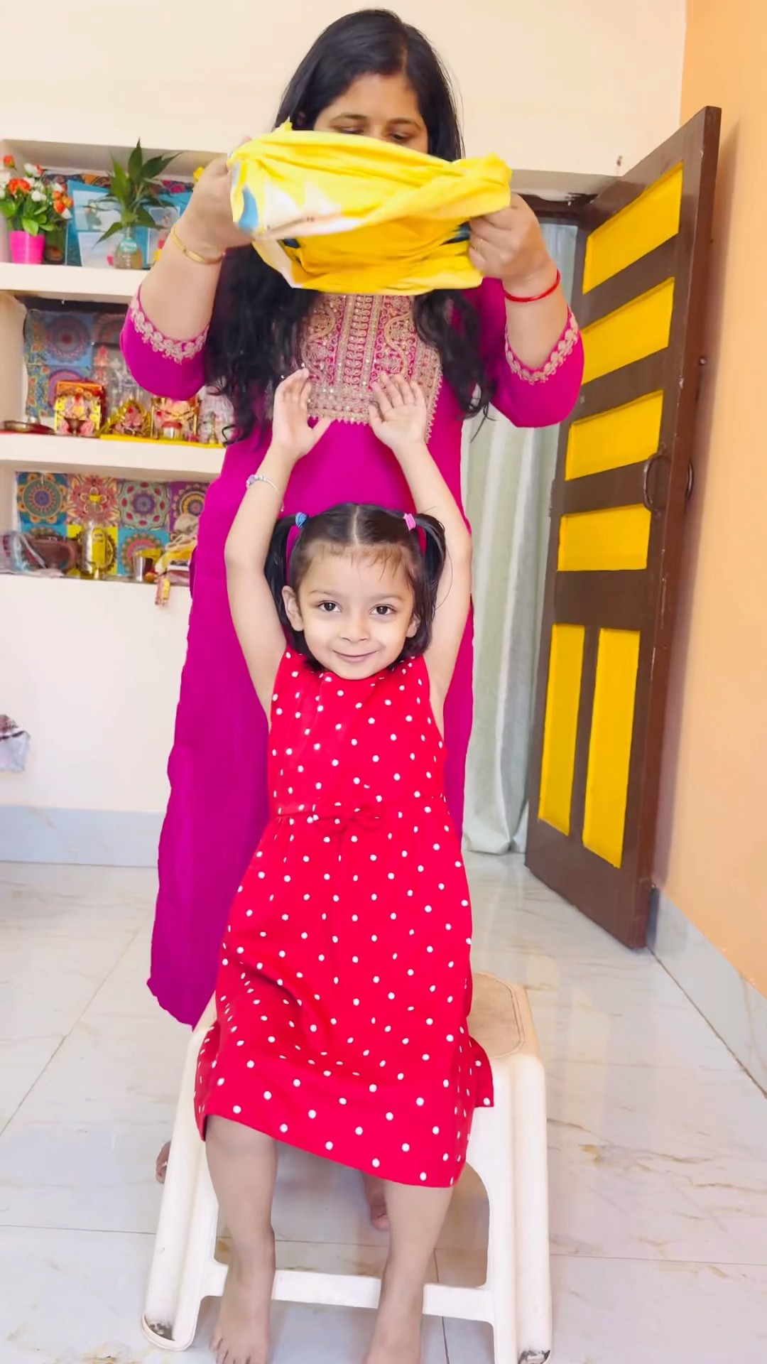 Tooktook ko mummy cover me kyo dal rhi ap hi dekh lo