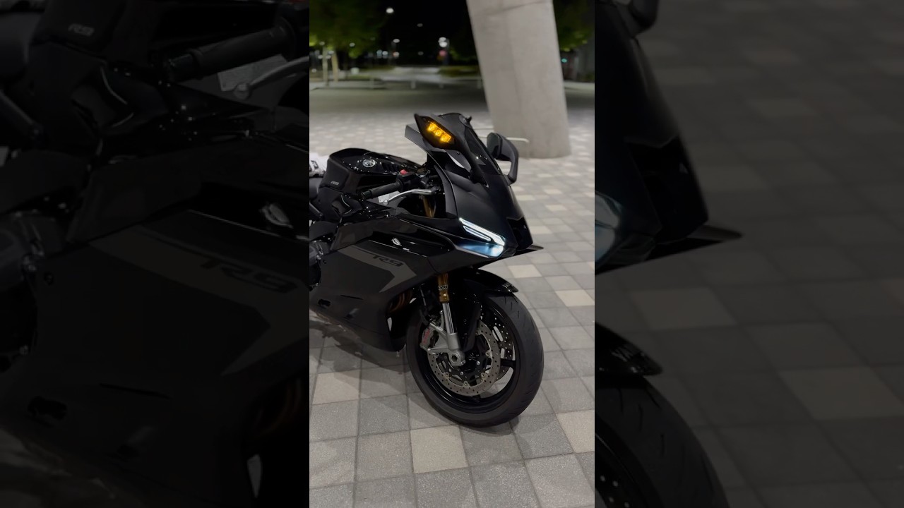 Black Yamaha R9 🤤 