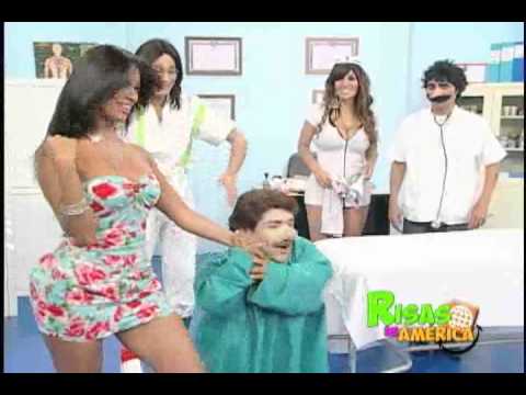 Genesis Tapia, Leslie Moscoso, Dorita Orbegozo en el consultorio