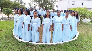 Vavaka manova zavatra - EMIFI (Chorale EMIT MIKALO FIDERANA ANDRAINJATO FIANARANTSOA)