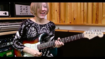 エレキギターのビブラートがかなりキレイな女性ギタリスト Youtube