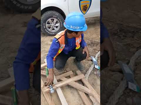 Video: Bagaimana anda membuat tiang lampu kayu?