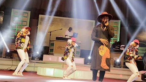 Falz's performance against M.anifest @ Ghana Meets Naija '17 | Ghana Music.com Video