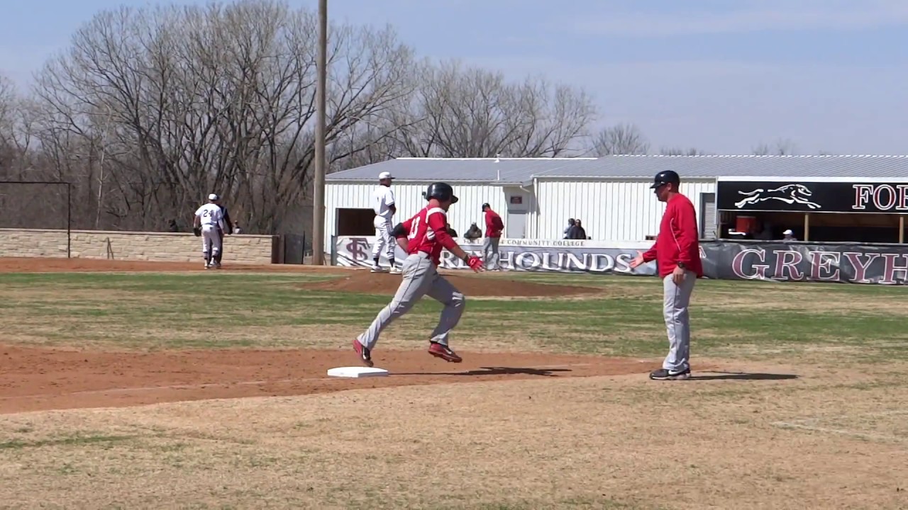 Chase Rader breaks the Coffeyville CC Home Run Record - YouTube