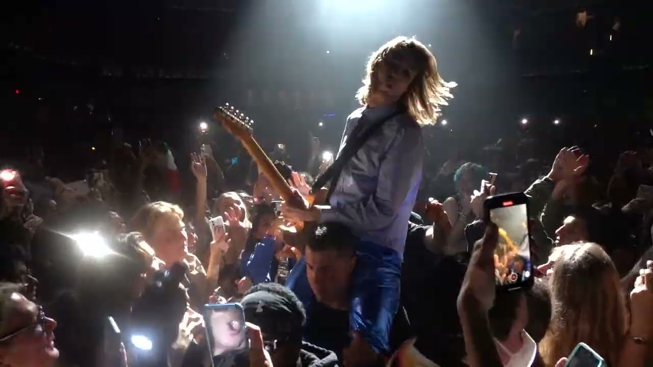 10/14 Måneskin - Gasoline + Touch Me @ The Anthem, Washington, DC 12/05/22