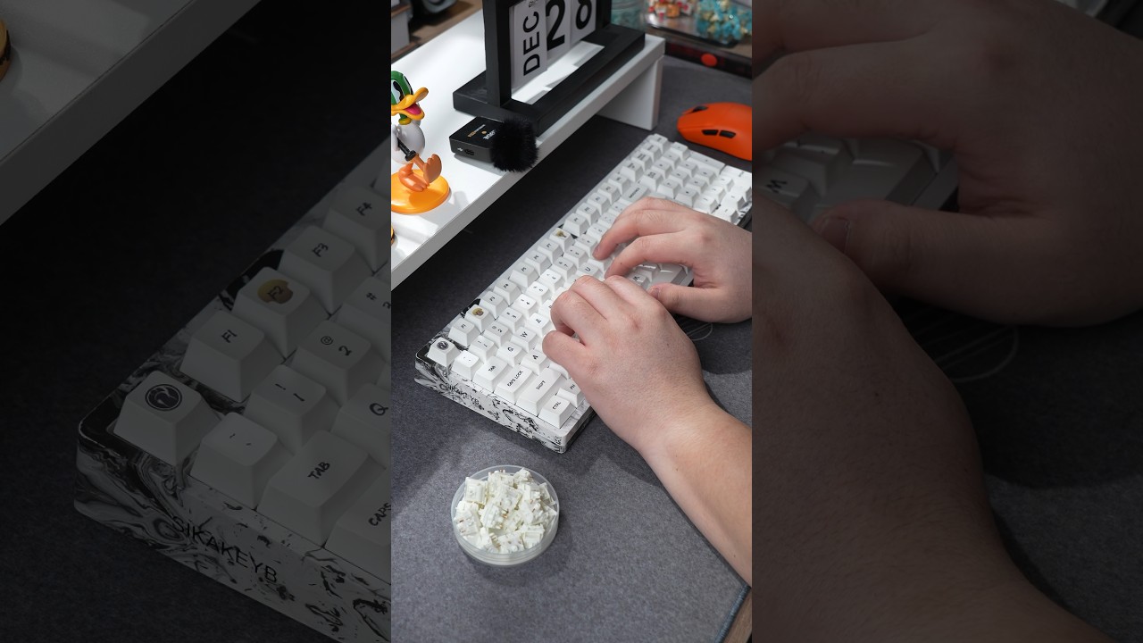 Smoothie Switch– Pure white, ultra-smooth, and lightweight. Type like you’re gliding on clouds!