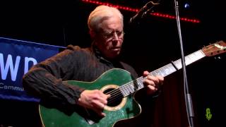 Video-Miniaturansicht von „Bruce Cockburn - "World Of Wonders" (eTown webisode #720)“