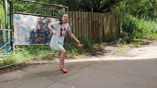 The Car Ridden Over The Toes, Foot Pain Walking, One Shoe Walking, High Heels Walking Scene 682