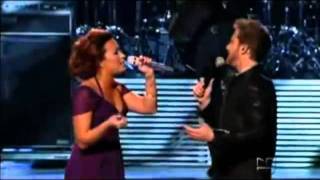 Pablo Alboran Ft.  Demi Lovato -- Solamente Tu -- Latin Grammy Awards 2011