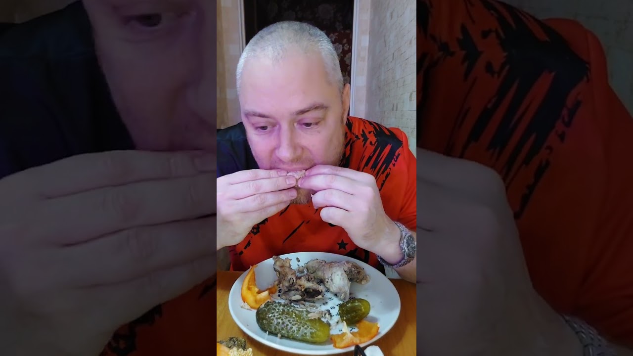 Ответы на вопросы. Глодаю варёные куриные кости с солёной капустой и огурцами. #мукбанг 