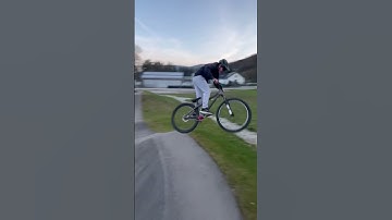 Pumptruck jumps #bike #ai