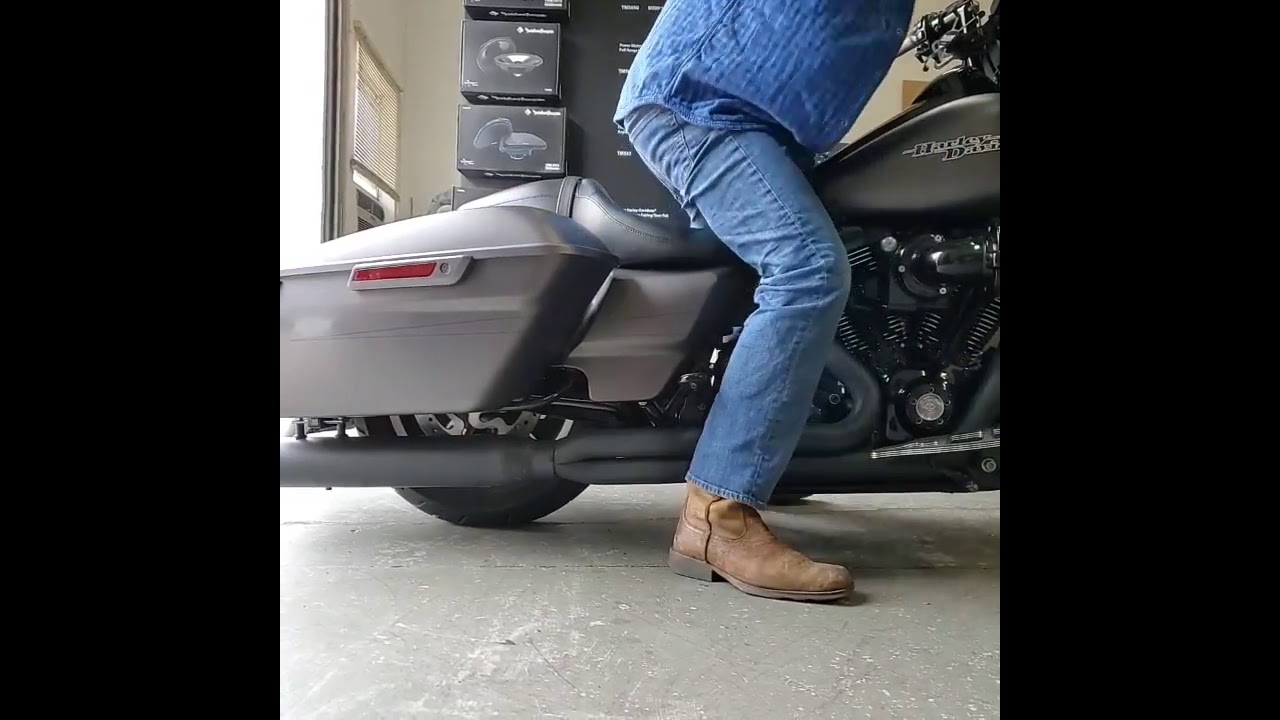 Harley Davidson Street Glide With Air Ride And Electric Center Stand