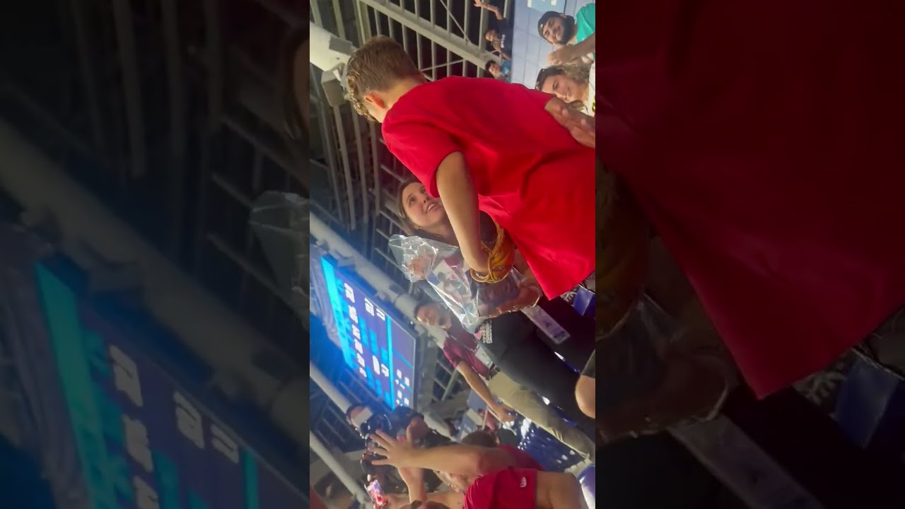  Marlins Give Phillies Fan Goody Bag After Another Demanded HR Ball From Kid Dad