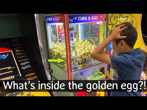 What's inside a golden egg?!
