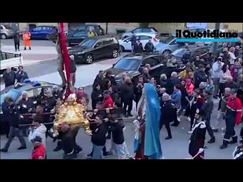 Cosenza, la tradizionale processione del Santissimo Crocefisso