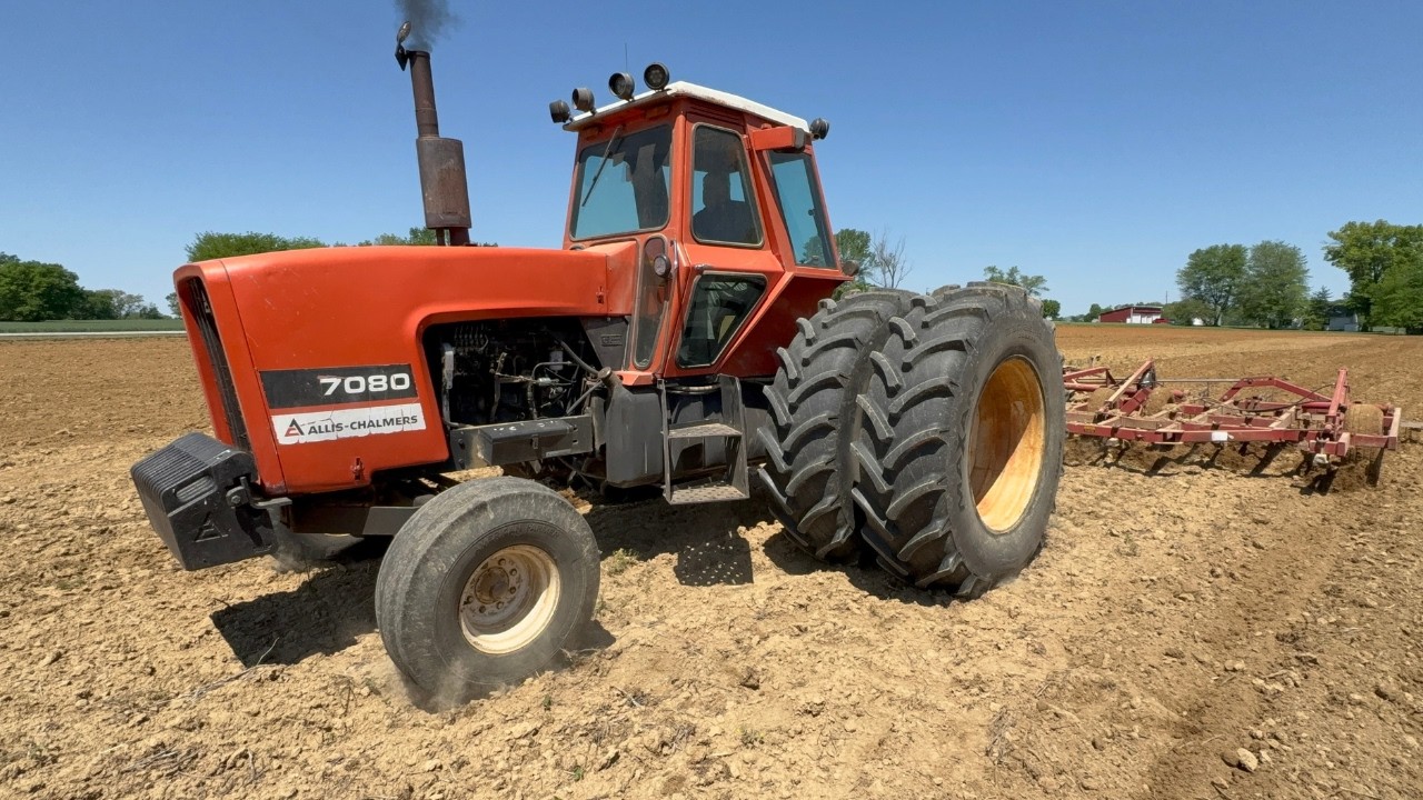 ALLIS-CHALMERS 7080 Tractor - YouTube