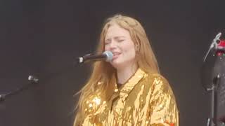 Freya Ridings „Wolves“ Deichbrand Festival 2023