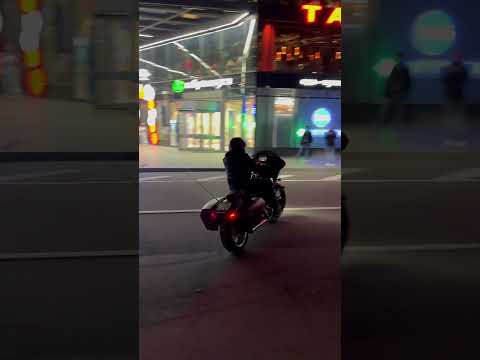 Дрифт мотоцикла в