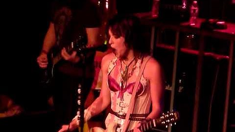 Halestorm "Better Sorry Than Safe" Trocadero Theatre, Philadelphia, PA 12/31/10 live concert