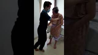 LATIHAN BERDIRI PADA PASIEN STROKE