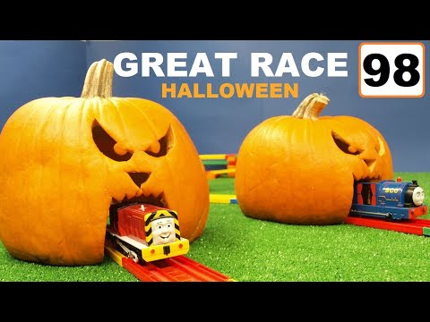 GREAT RACE #98 Thomas & Friends - Halloween Edition - Trackmaster and Plarail toy trains competition