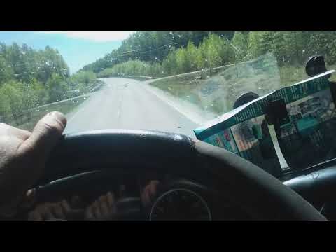 Зачем нужны бутылки на колесах фуры?