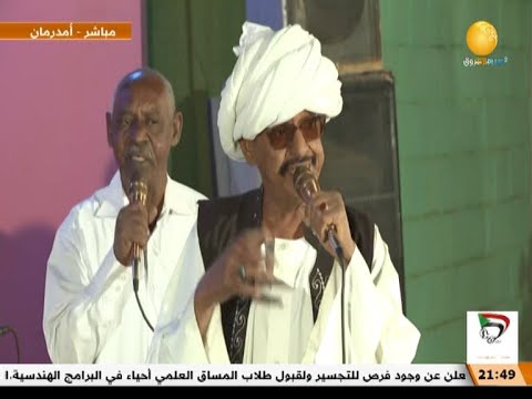 الفنان الطيب مصطفى يبدع ويمتع الحاضرين بروائع أغاني الحقيبة في ليالي الحقيبة  السبت يناير