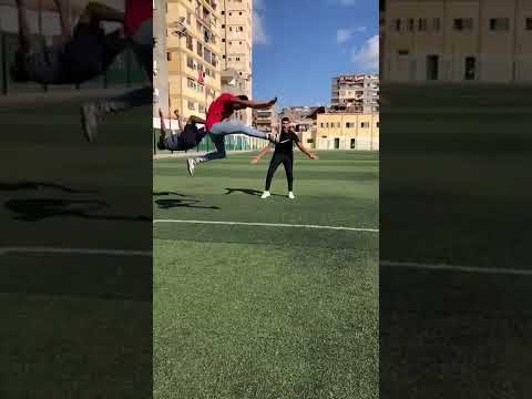 طرزان وعيني دي بتتقلب ليك ومتابعه 