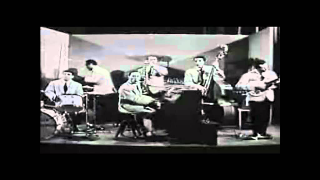 Renato Carosone Canta, suona e fischia "Il ponte sul fiume Kwai" in