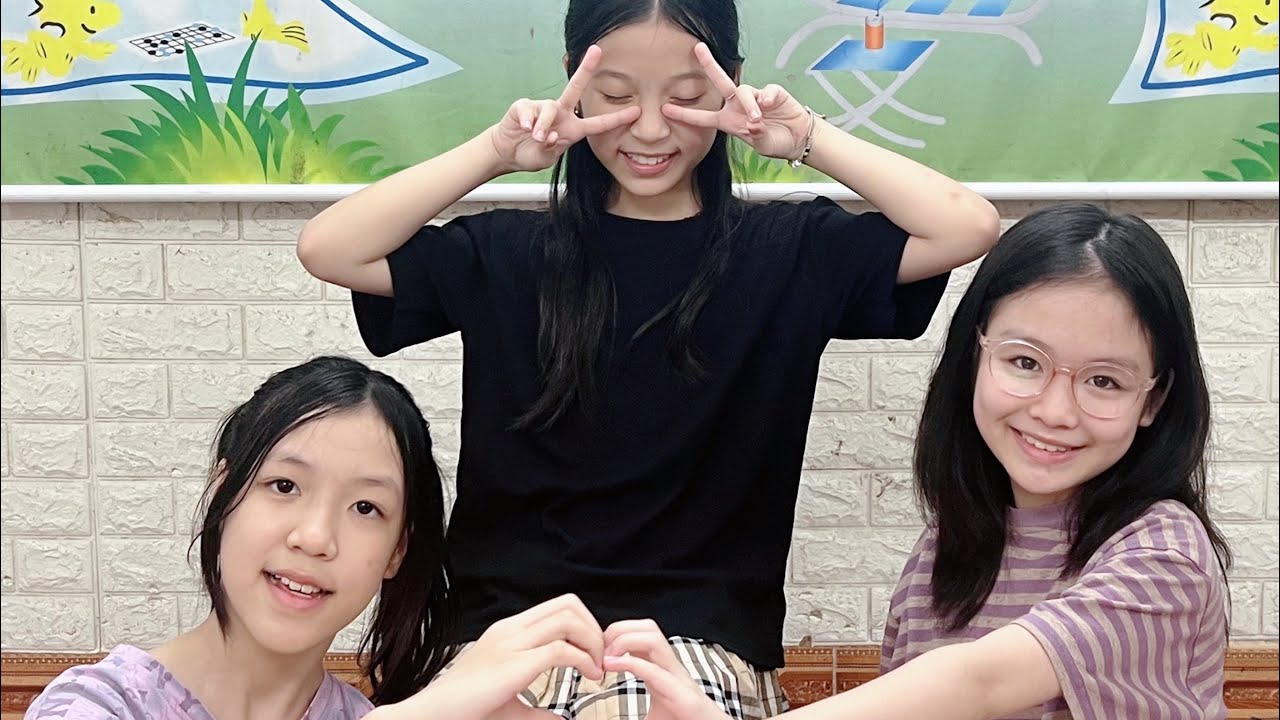 Miss. Anna and Ms. Vicky’s English club_TA6_ Group 1_ Happy mother’s day