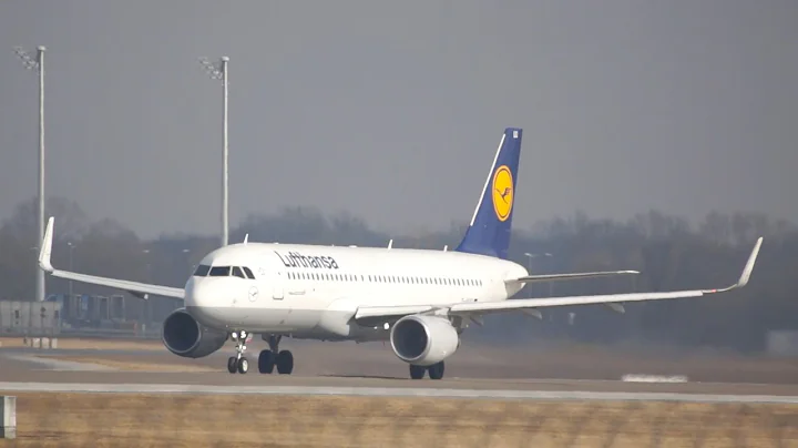 Lufthansa Airbus A320-214 D-AIUQ departure at Munich Airport Abflug Flughafen München