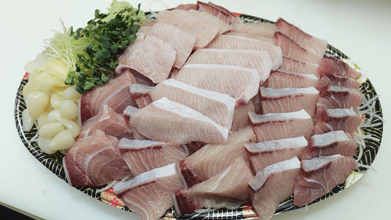 ⁣버터만큼 기름진 생선이 있다??? / 15KG 자연산 대방어!!! / Amberjack Cutting, sashimi_Korean food