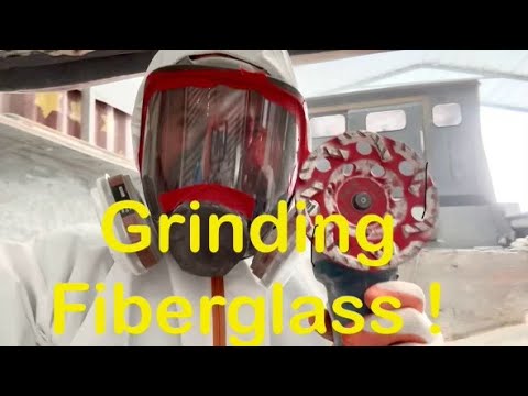 26 Anderson Re-power : Grinding Fiberglass... A lot of it!