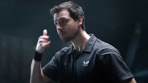 Робот-манипулятор, сразился с Тимо Боллом в умении игры на бокалах