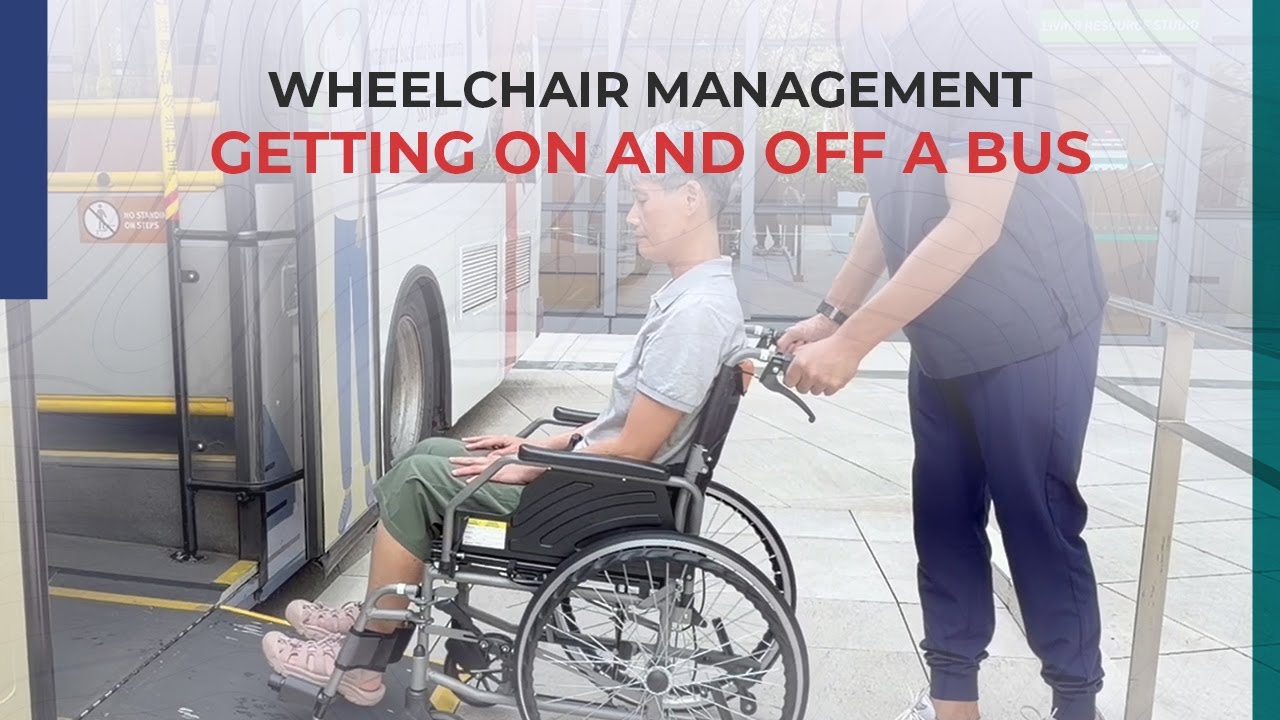 Организация передвижения на инвалидных колясках: посадка и высадка из автобуса.
